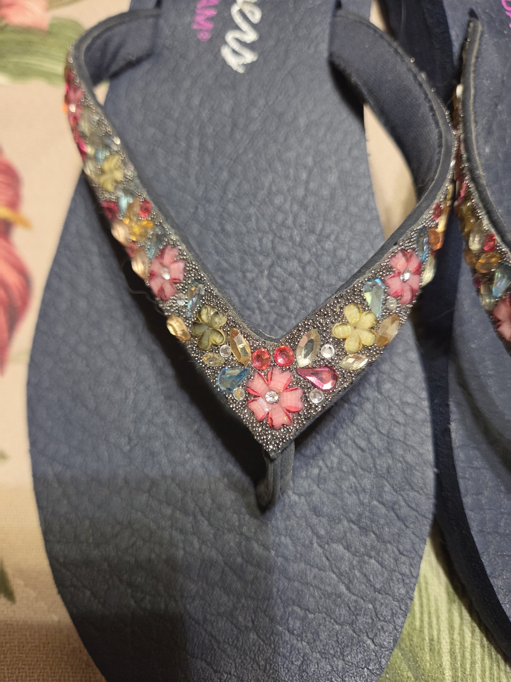 727- Skechers Navy Flip Flops with Multicolor Beaded Straps - Picture 3 of 4